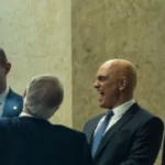 Ministros do STF ignoram crise envolvendo Moraes em primeira sessão após revelação de relatório com mensagens de Vorcaro